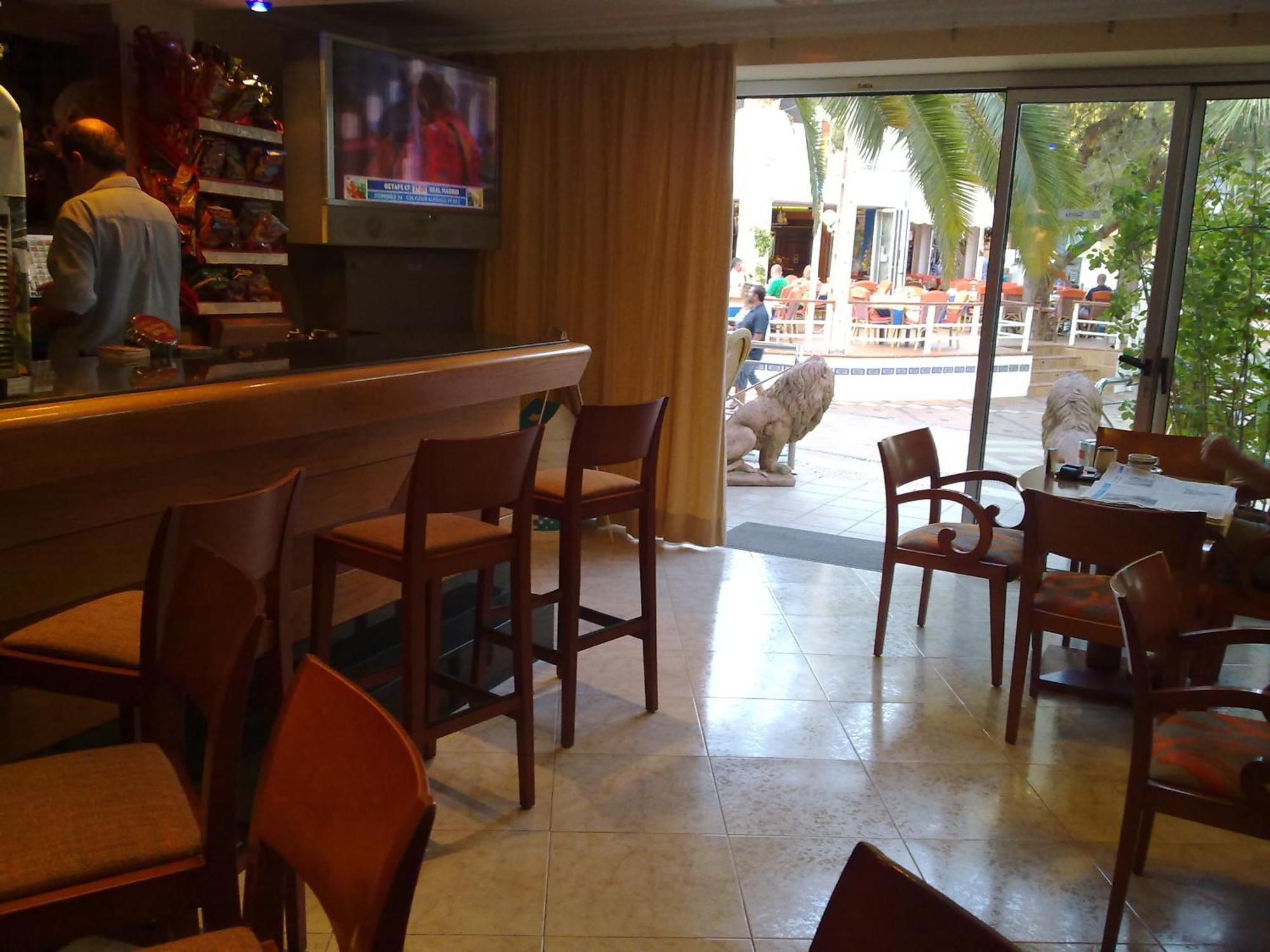 Hostal Leo D'Or Cala d'Or  Exterior photo
