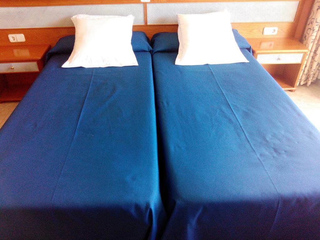 Hostal Leo D'Or Cala d'Or  Room photo