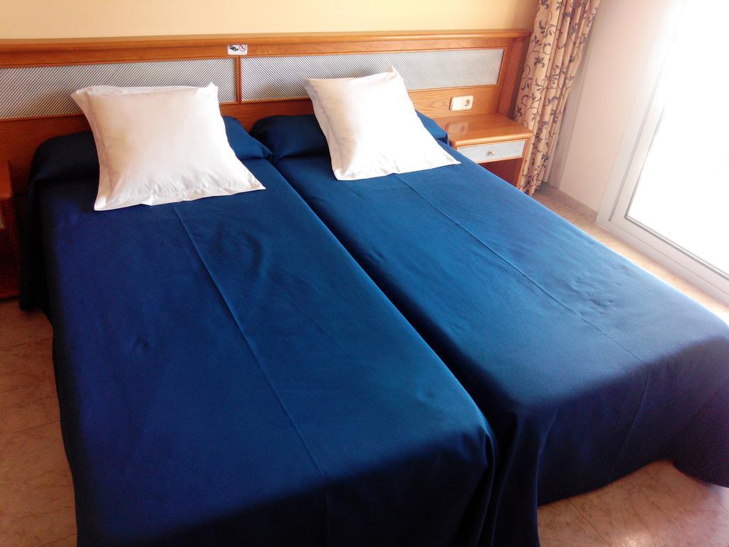 Hostal Leo D'Or Cala d'Or  Room photo