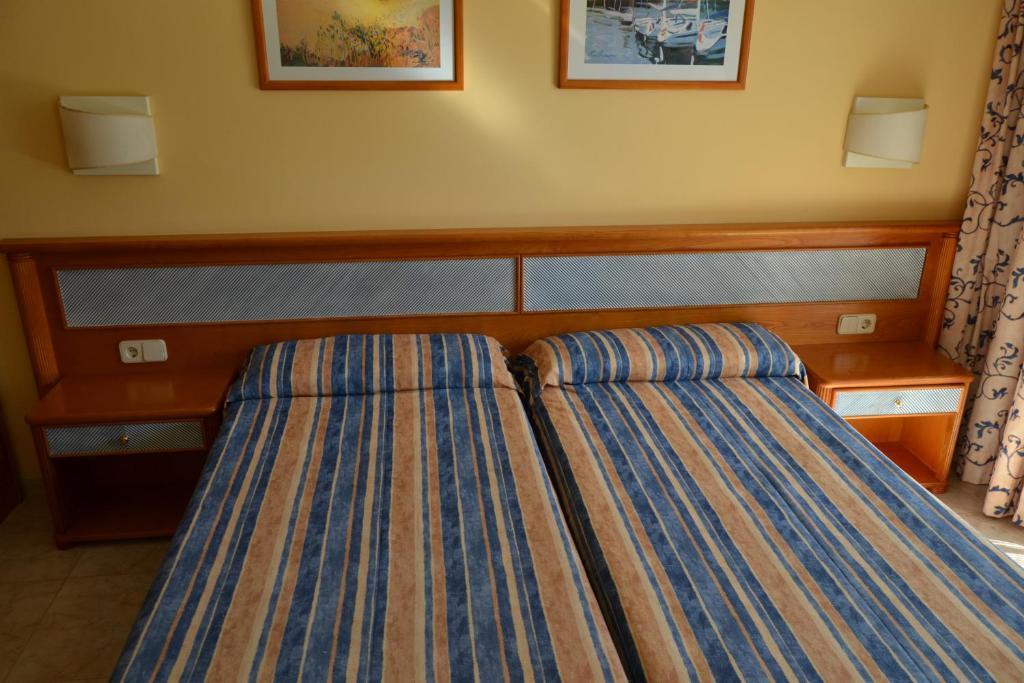 Hostal Leo D'Or Cala d'Or  Room photo