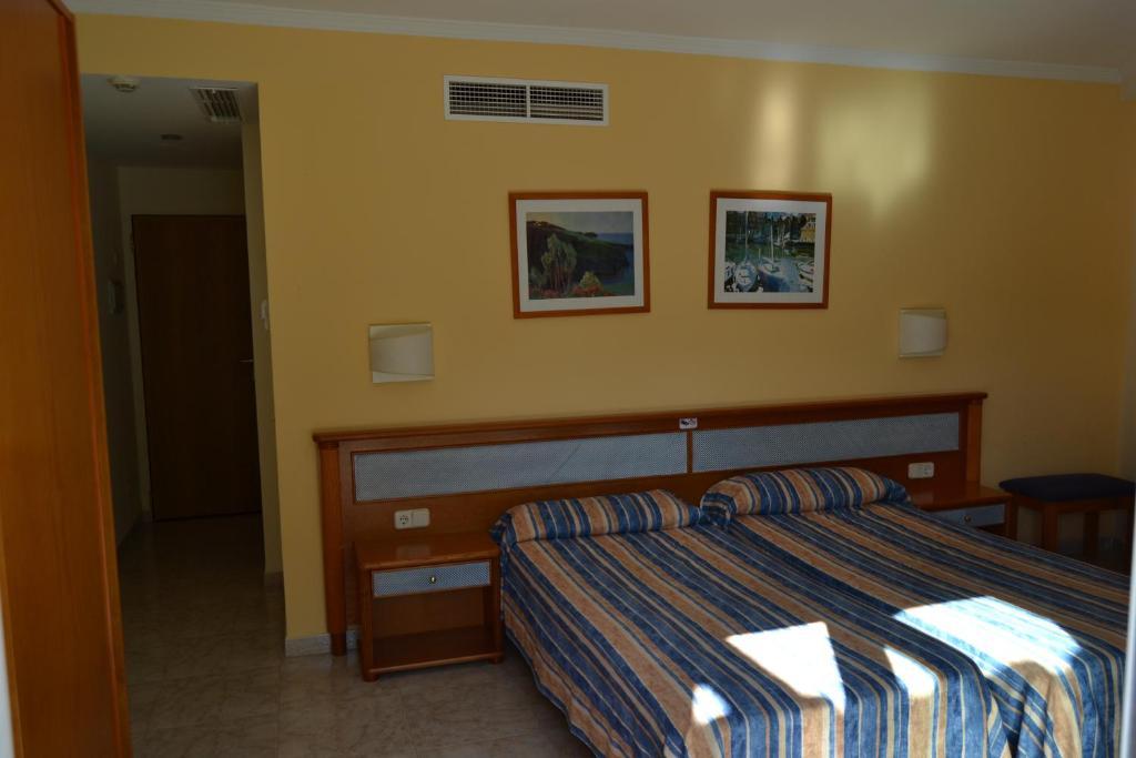 Hostal Leo D'Or Cala d'Or  Room photo